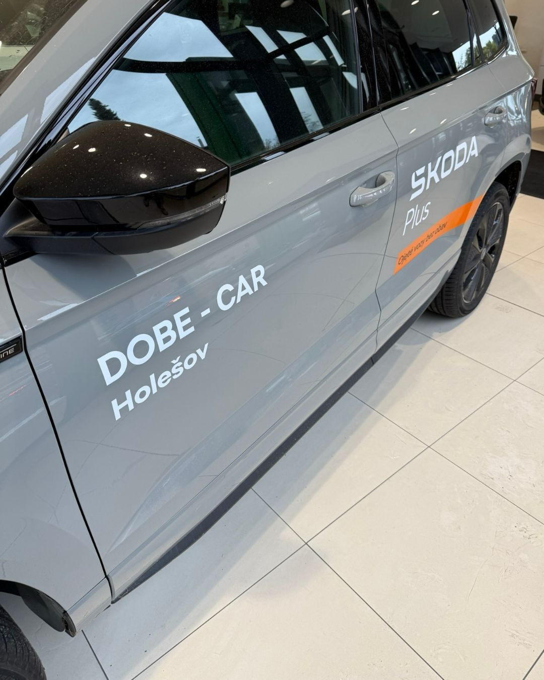 Vozy DOBE-CAR Holešov s novým firemním polepem. — foto 2
