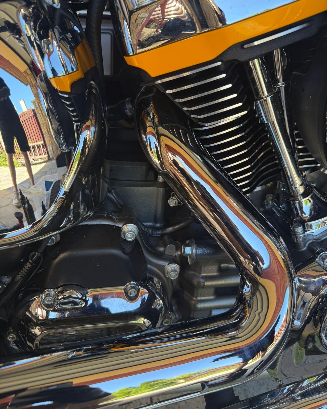 💨 Výfuk na Harley Davidson Fat Boy spálený o mikrovlákno?... — foto 3